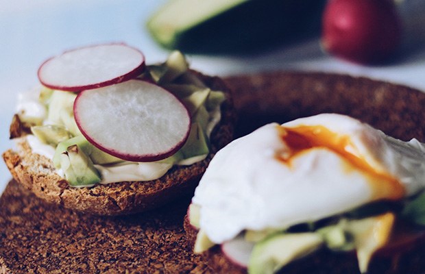 Healthy Breakfast Ideas: English Muffin Egg Sandwich